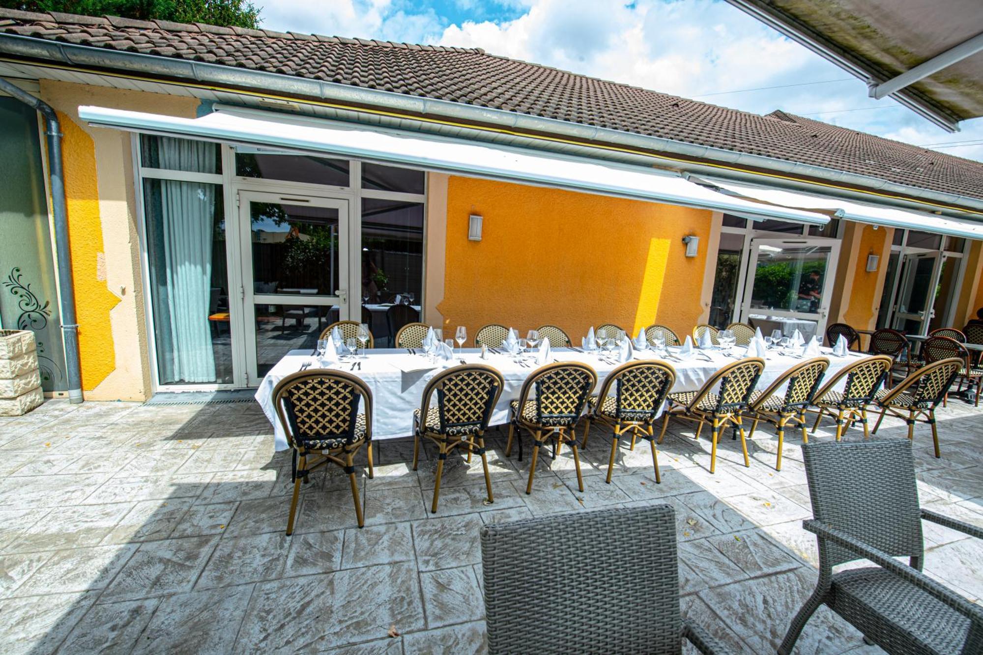 Logis Hôtel - Le Relais du Parisis Villeparisis Exterior foto